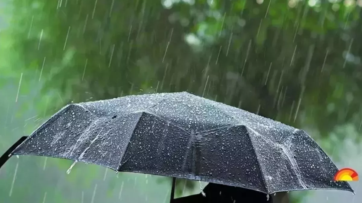 Aligarh Weather: धूप ने दिनभर सताया, बारिश ने रात में दी राहत; बिजली आपूर्ति हो गई ठप