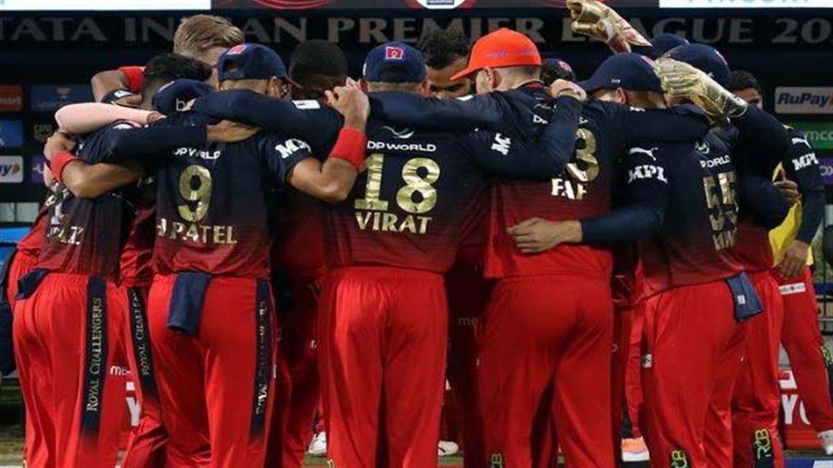 https://www.jagranimages.com/images/newimg/26052023/26_05_2023-rcb_team_mm_23423967.jpg