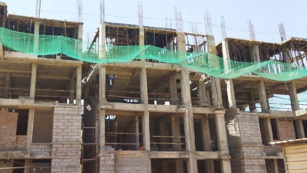https://www.jagranimages.com/images/newimg/26052023/26_05_2023-sonbhadra_medical_collage_construction__water_shortage_23423767.jpg