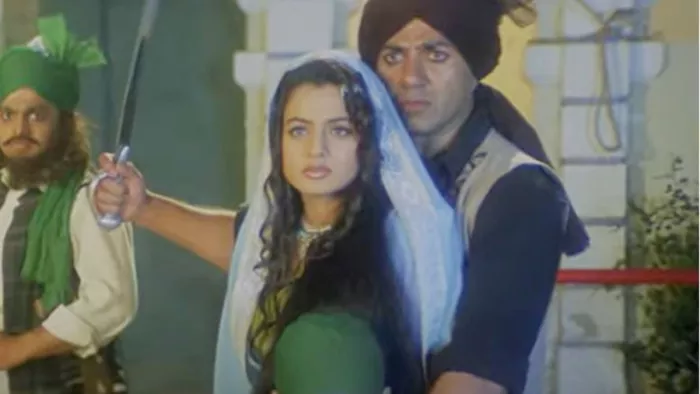 Gadar Trailer Twitter Reaction Sunny Deol and Ameesha Patel Create Magic Again Fans Miss Amrish Puri/Youtube