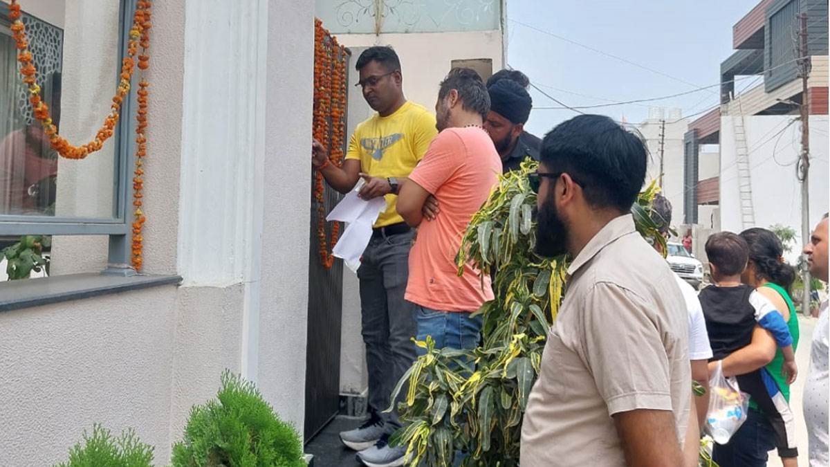 it raid in rudrapur income tax department action on plywood businessman