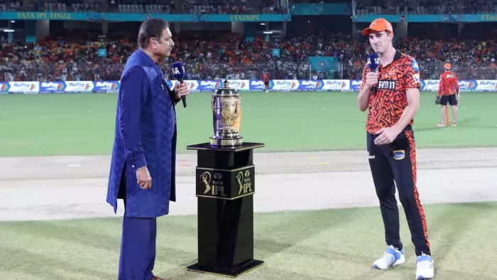 पैट कमिंस ने टॉस जीतकर की पहले बल्लेबाजी का फैसला। फोटो- BCCI