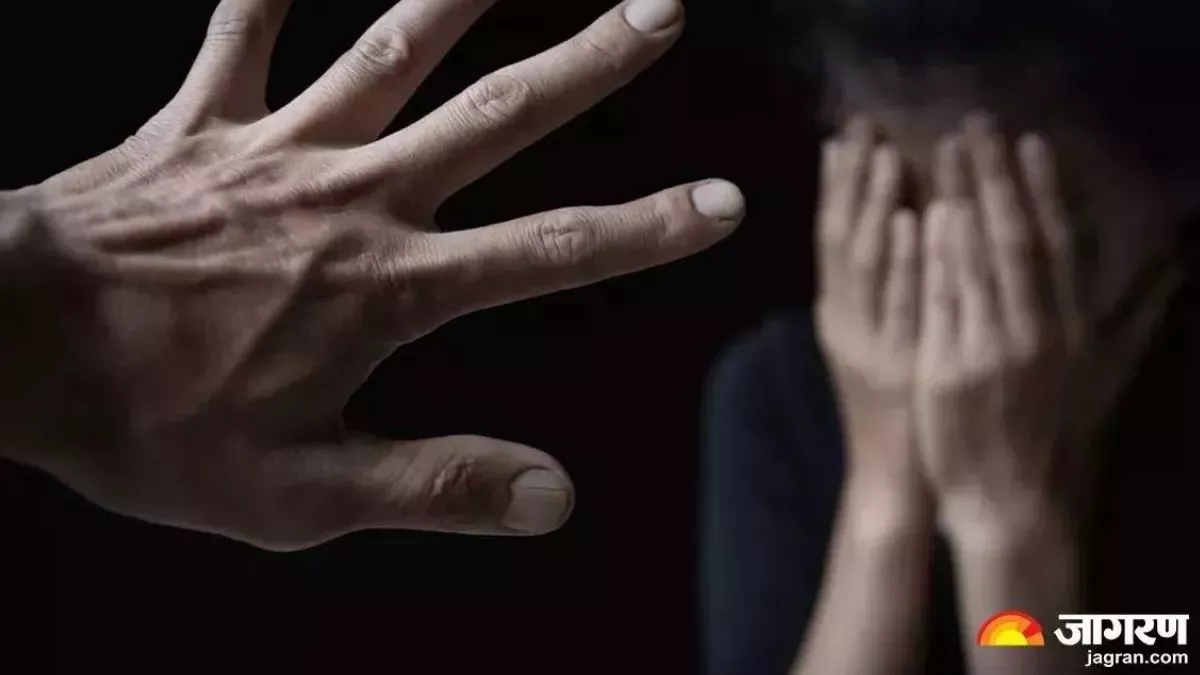 UP News: बच्चे का इलाज कराने गई महिला के साथ तीन युवकों ने किया सामूहिक दुष्कर्म, पीटा