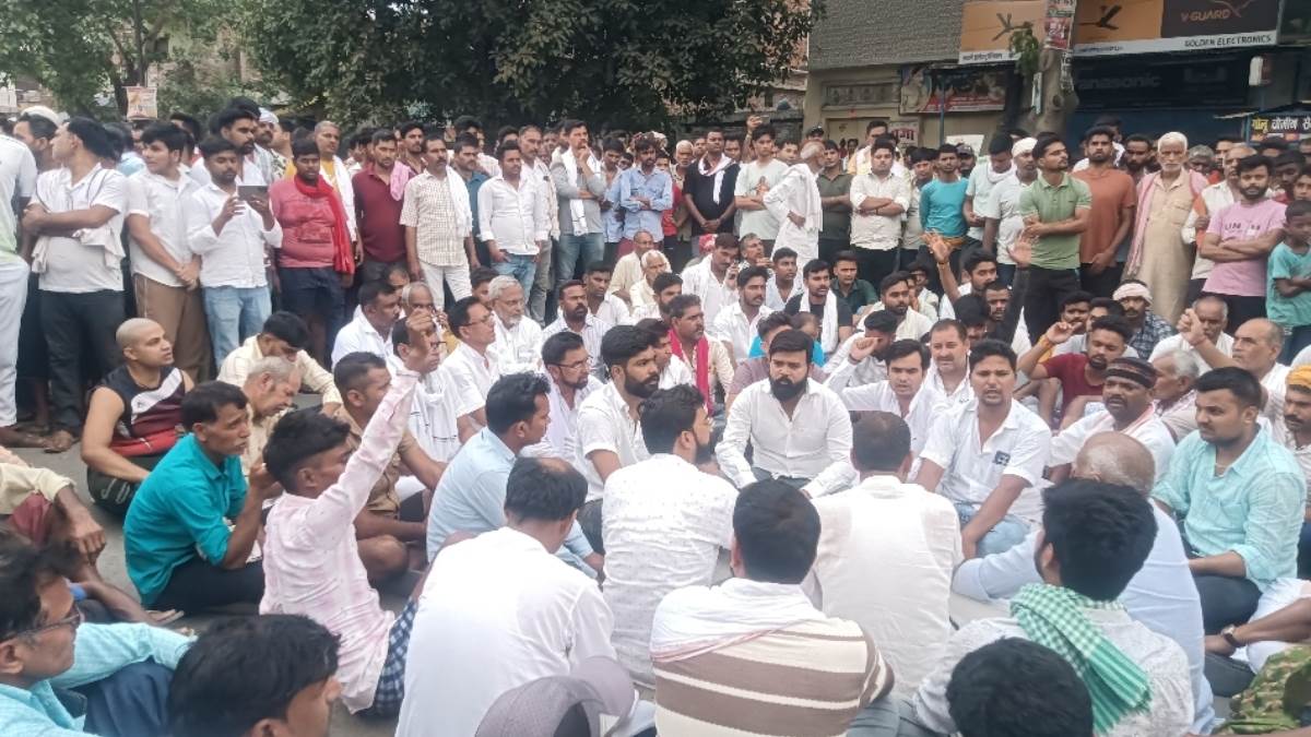 https://www.jagranimages.com/images/newimg/26052025/26_05_2025-buxar_rjd_23947583.jpg
