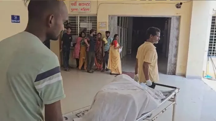 पुलिस ने शव को पोस्टमार्टम के लिए भेजा है।