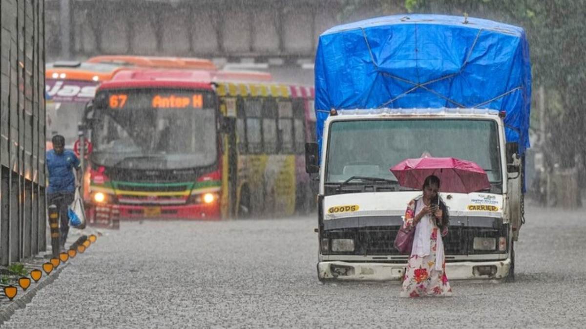 https://www.jagranimages.com/images/newimg/26052025/26_05_2025-mumbai_monsoon_update_23947404.jpg