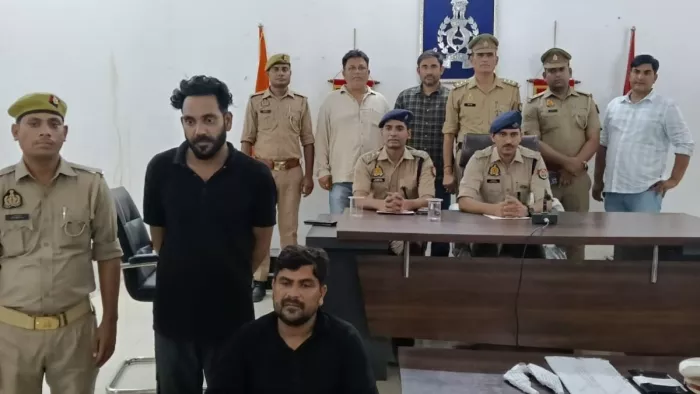 अंतरराज्यीय वाहन चोर गिरोह से पुलिस की मुठभेड़, दो गिरफ्तार।