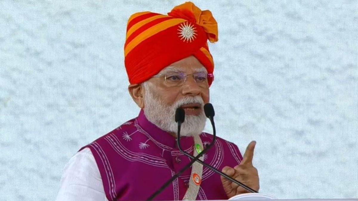 https://www.jagranimages.com/images/newimg/26052025/26_05_2025-pm_in_dahod_23947238.jpg