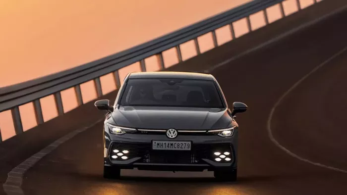 Volkswagen Golf GTI भारत में लॉन्च हुई। जानें कीमत और फीचर्स।