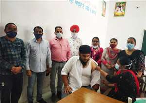 करतारपुर ब्लाक में 100 लोगों को लगी वेक्सीन