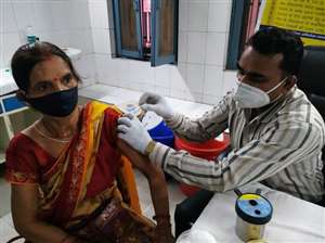 9,611 लोगों को लगा टीका, कल के लिए वैक्सीन का टोटा