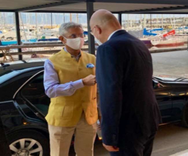 8 वर्ष बाद ग्रीस पहुंचे विदेश मंत्री एस जयशंकर, उनके समकक्ष निकोस डेंडियास ने किया भव्य स्वागत। फाइल फोटो।