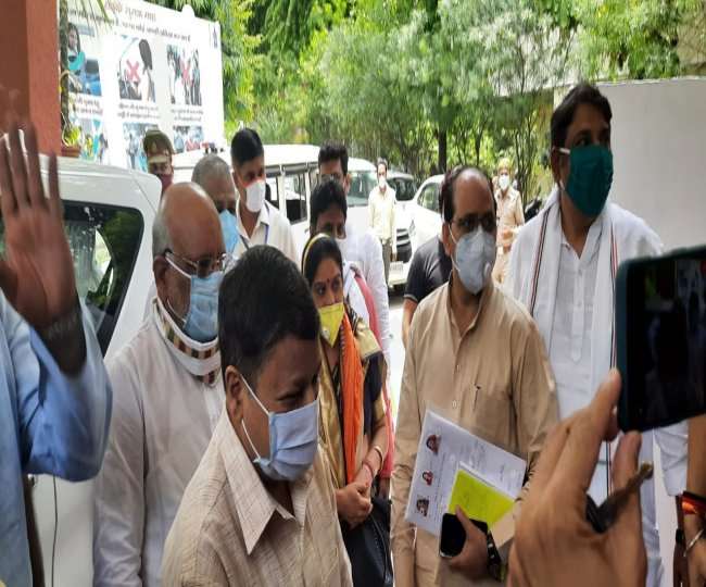 जिला पंचायत अध्यक्ष पद की कुर्सी पर भाजपा का कब्जा हो गया है।