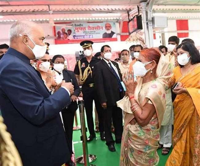 झींझक रेलवे स्टेशन पर घरवालों ने राष्ट्रपति से मुलाकात की।