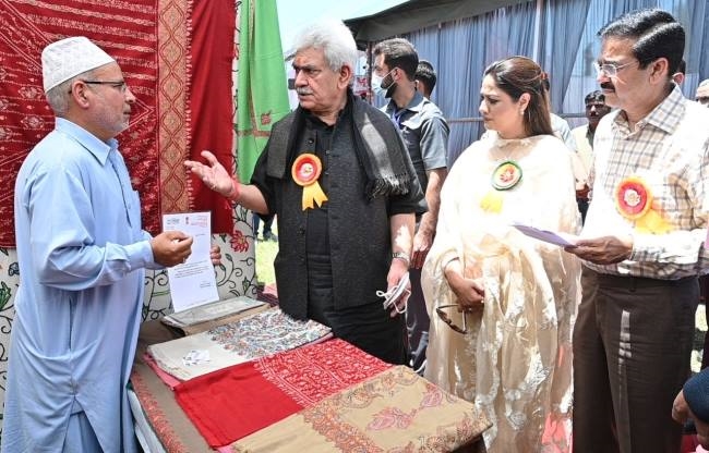 lt governor wants handicrafts industry to become a competitive sector