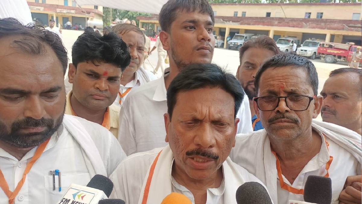 Rampur Loksabha By-election Result 2022: चुनाव जीतने के बाद मीडिया से बात करते भाजपा सांसद घनश्‍याम लोधी।