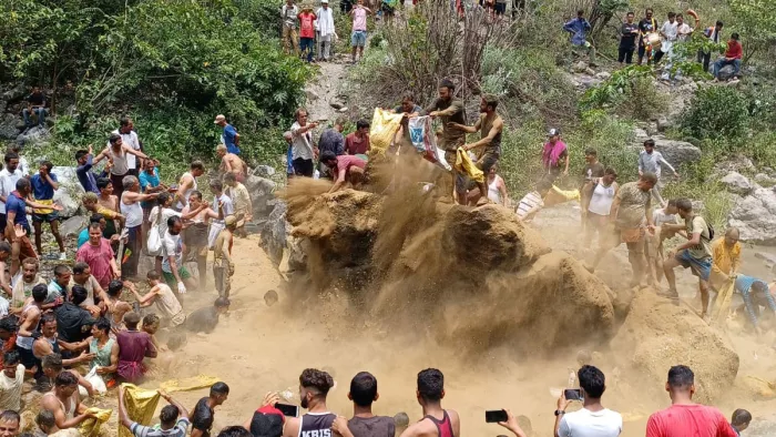 Maun Mela in Mussoorie : 20 से 25 हजार किलो मछलियां पकड़ने का अनुमान