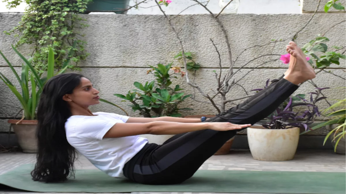 Women's Yoga: सिर्फ पेट की चर्बी ही नहीं, महिलाओं से जुड़ी ज्यादातर समस्याएं दूर करते हैं ये 3 आसन