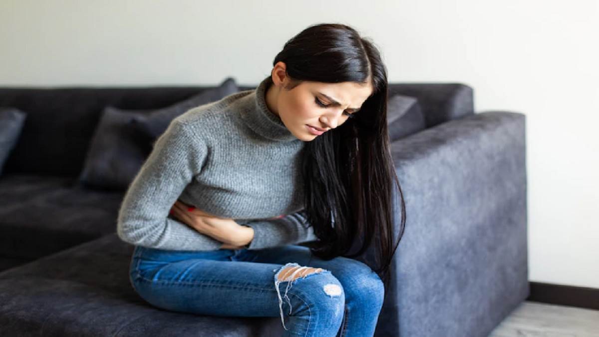 what is ovarian cyst know symptoms causes and treatment