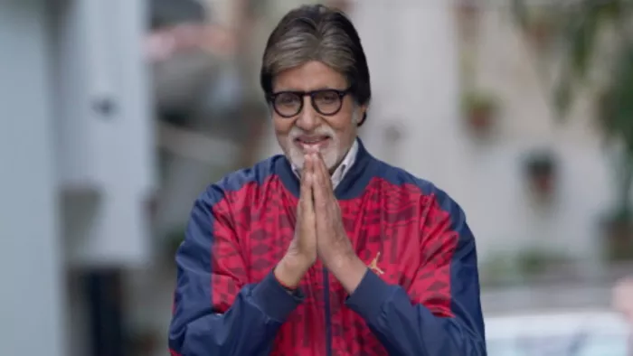Amitabh Bachchan Breaks Ritual of Meeting Fans Outside Jalsa Barefoot