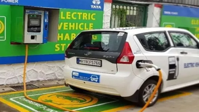 इलेक्ट्रिक वाहन चालकों के लिए खुशखबरी, दिल्ली को मिलेंगे 140 नए चार्जिंग प्वाइंट