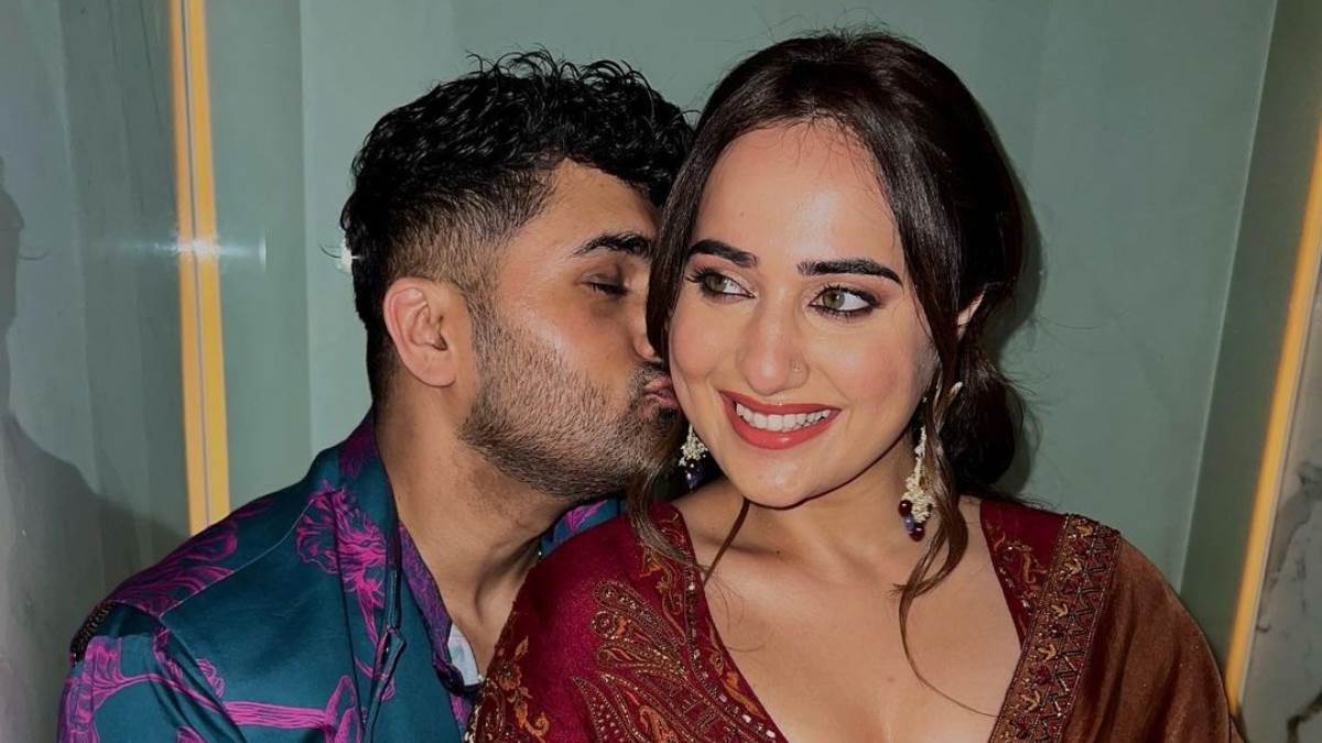 https://www.jagranimages.com/images/newimg/26062023/26_06_2023-kusha_kapila_announces_divorce_23453212.jpg