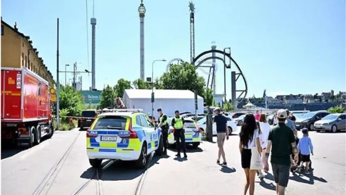 Sweden Roller Coaster Derails स्टॉकहोम में बीती रात एक दर्दनाक हादसा