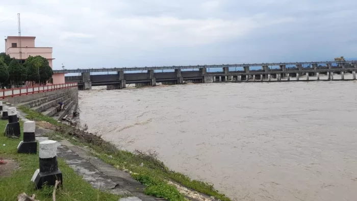 बिहार में गंडक का जलस्तर 80 हजार क्यूसेक पार (फोटो- जागरण)