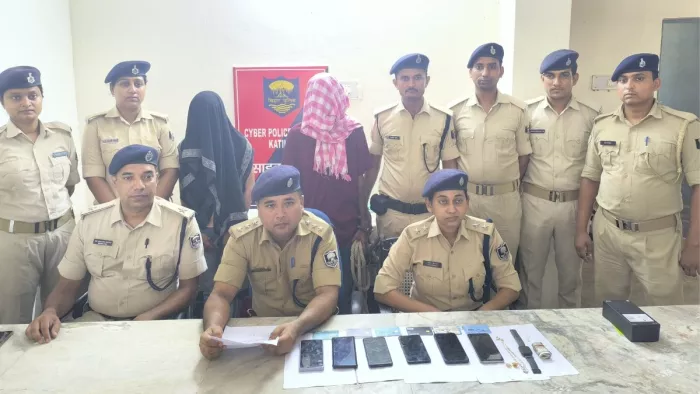 जानकारी देते पुलिस उपाधीक्षक सह साइबर थानाध्यक्ष सदाम हुसैन। (जागरण फोटो)