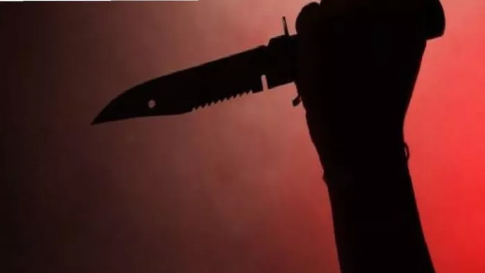 Ghaziabad crime: दुकान पर बैठे व्यापारी पर दिनदहाड़े चाकू से ताबड़तोड़ हमला। प्रतीकात्मक फोटो
