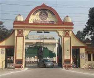 गोरखपुर विश्‍वविद्यालय के मुख्‍य द्वार का फाइल फोटो, जागरण।