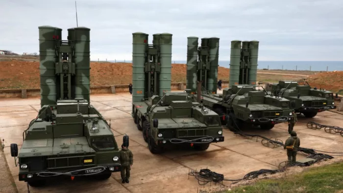 S-400 Deployed on Indian Border: भारतीय सीमा पर अब दुश्मनों की खैर नहीं। एजेंसी।
