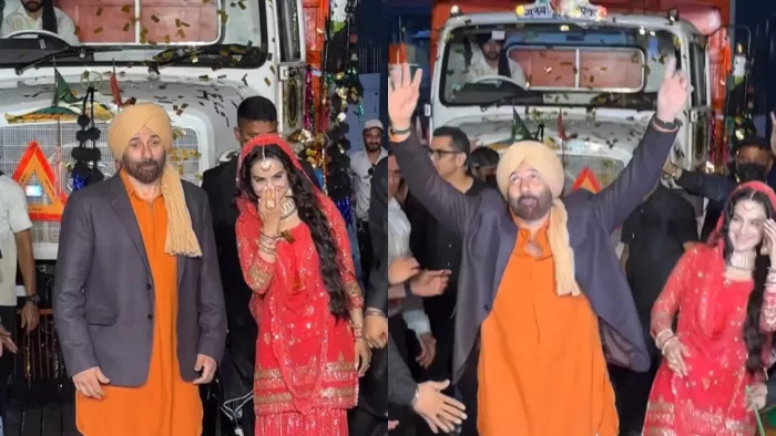 Sunny Deol and Ameesha Patel Gadar 2 trailer