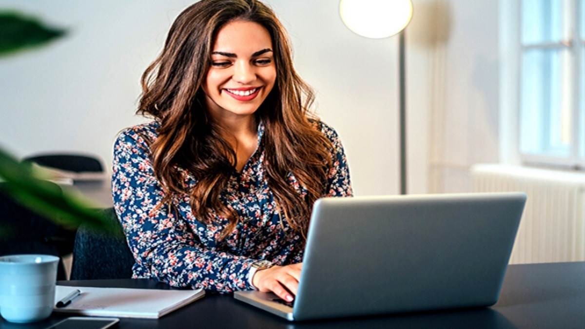 https://www.jagranimages.com/images/newimg/26072024/26_07_2024-best_budget_laptop_in_india_23766322.jpg