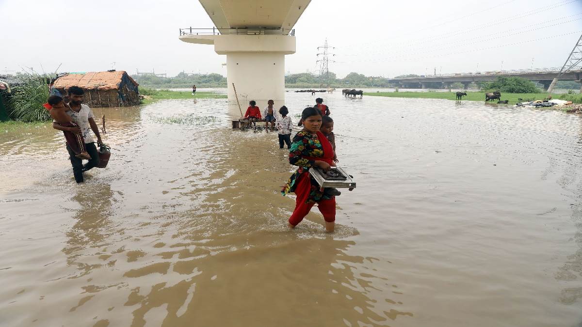 https://www.jagranimages.com/images/newimg/26072024/26_07_2024-flood_pic_23765828.jpg