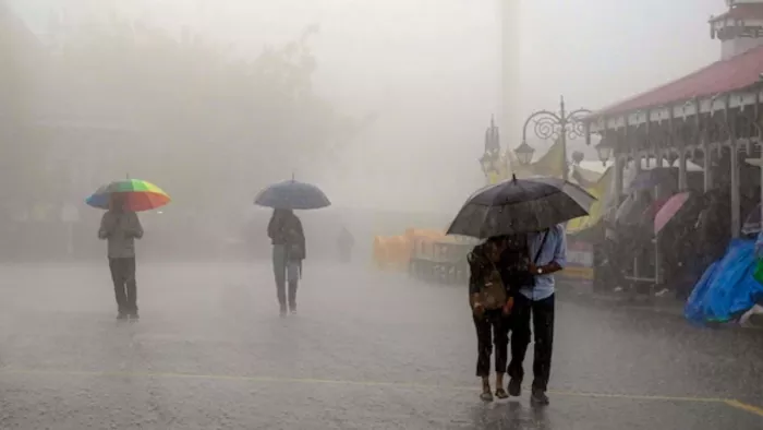 हिमाचल में भारी बारिश से तापमान में आई गिरावट (फाइल फोटो)