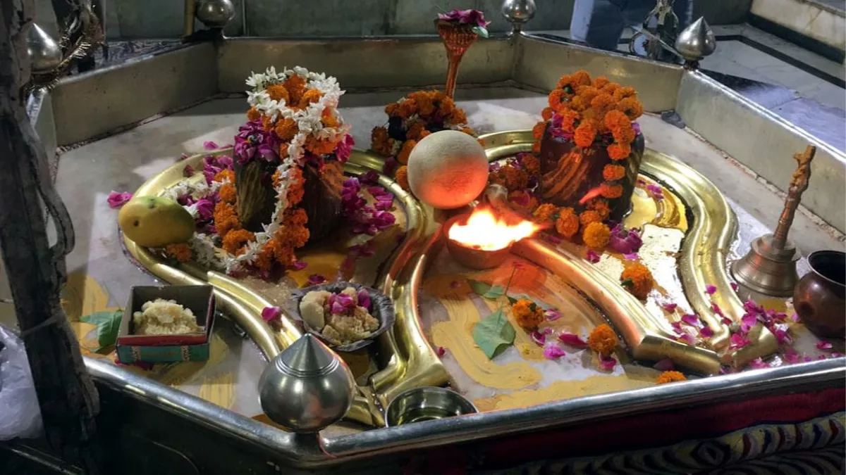 Sawan Ka Somwar: विशेष है कैलाश मंदिर, एक ही जलहरि में विरामजान दो शिवलिंग; परशुराम और ऋषि जमदग्नि ने की थी स्थापना