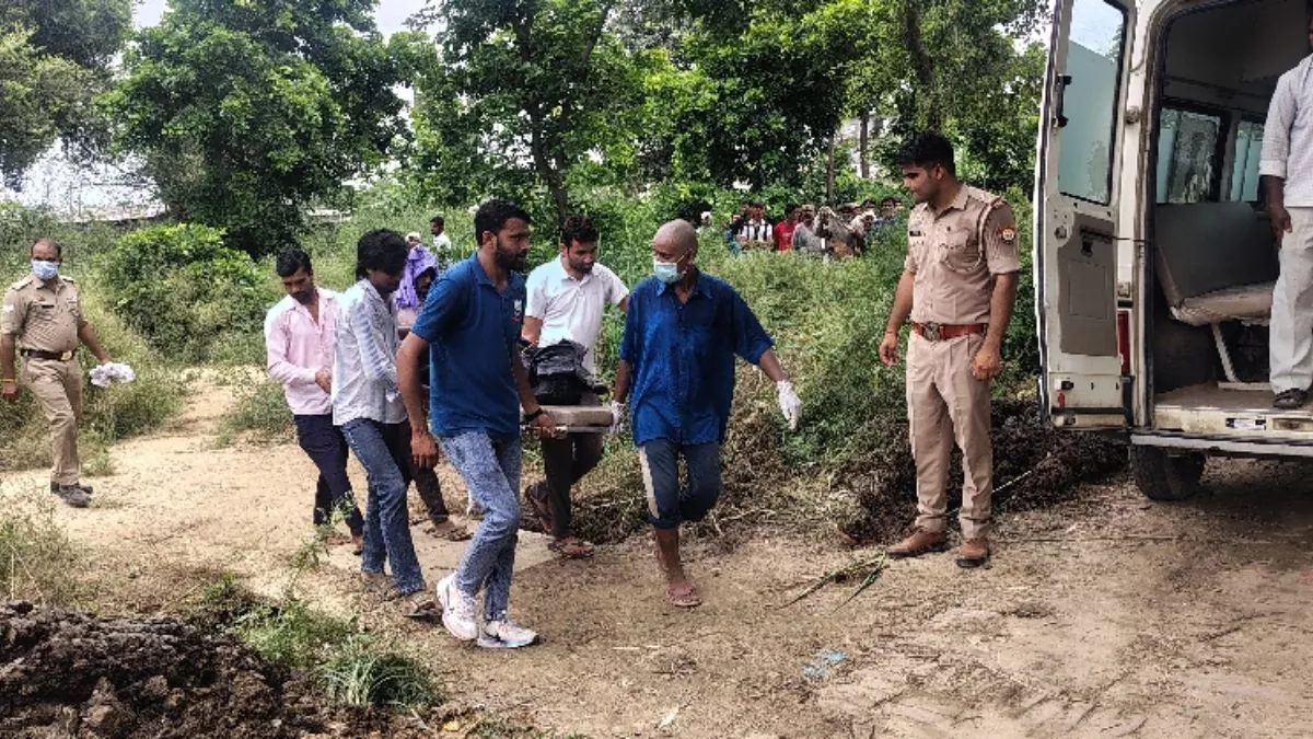 यूपी में ऑनर किलिंग से सनसनी! लड़की को मारकर दफनाया, पुलिस ने कब्र से निकाली लाश; ताऊ हिरासत में