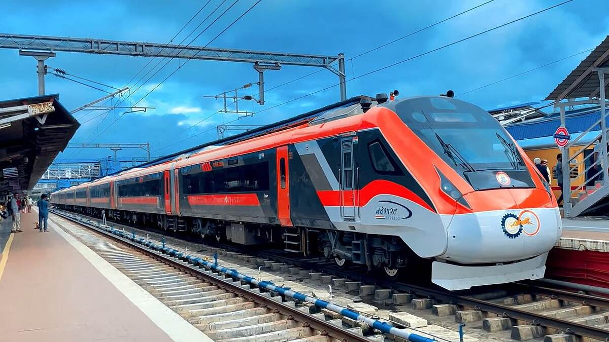 https://www.jagranimages.com/images/newimg/26072025/26_07_2025-indian_train_23994554.jpg
