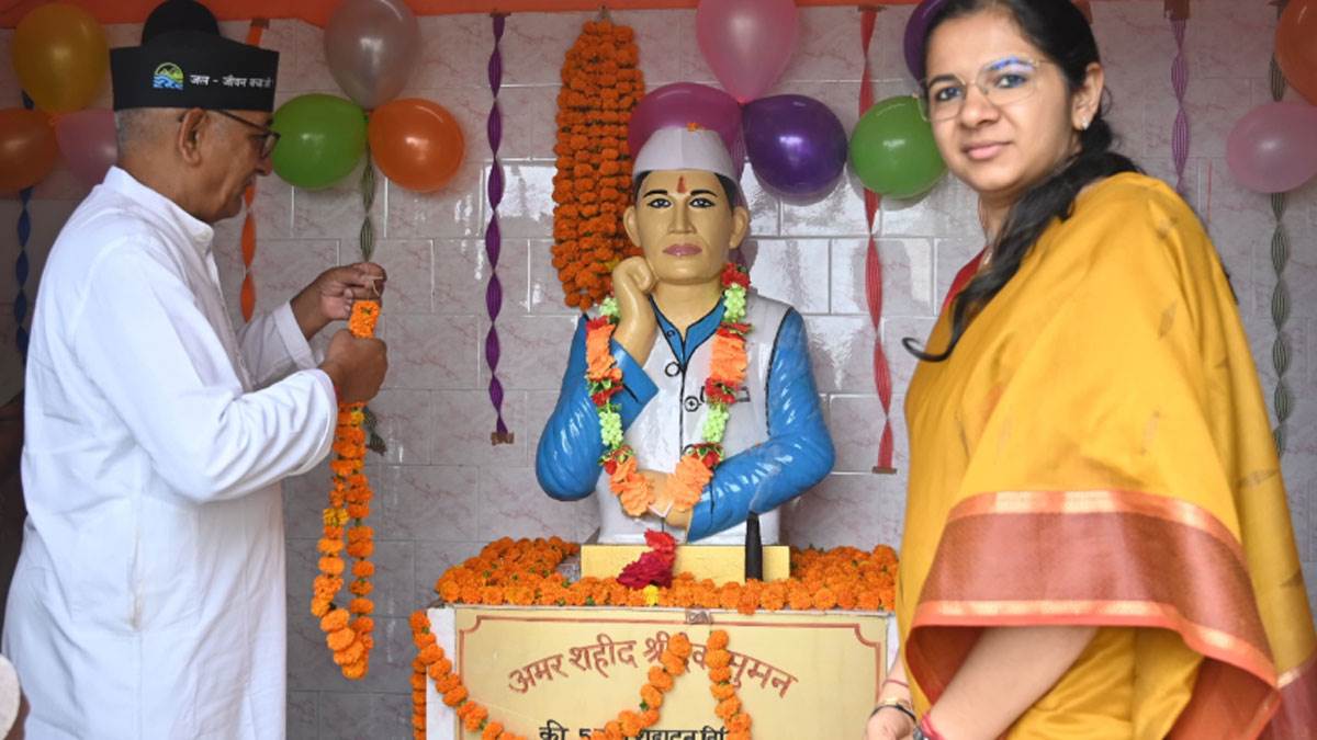 https://www.jagranimages.com/images/newimg/26072025/26_07_2025-sri-dev-suman_23995055.jpg