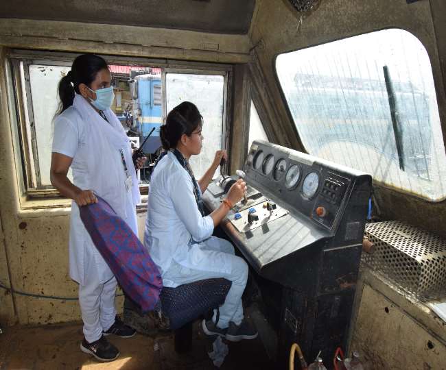 Coronavirus: संक्रमण में भी घर नहीं बैठ रहीं रेलवे की महिला लोको पायलट, दौड़ा रहीं ट्रेन Gorakhpur News