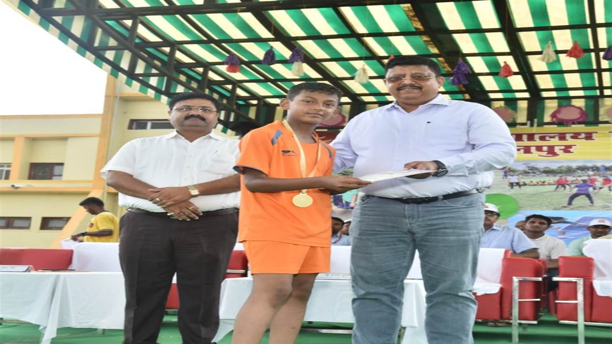 टेबल टेनिस में ओल्ड कैंट को स्वर्ण व इफको को मिला रजत पदक Old Kent