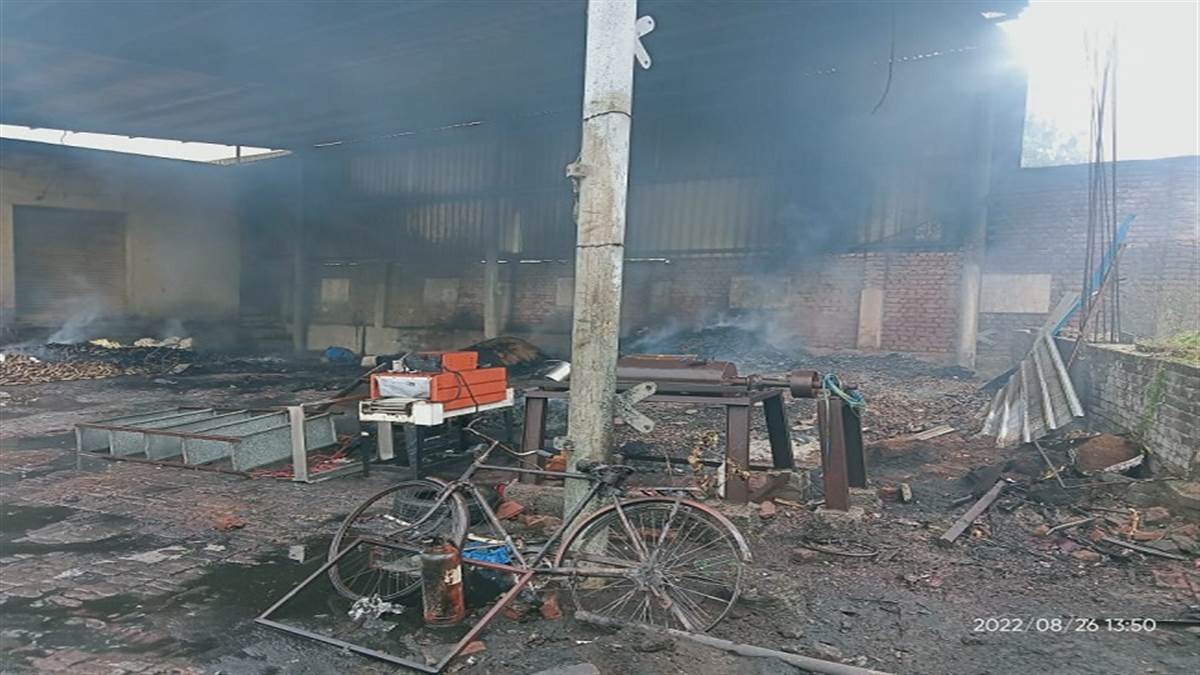 massive fire in cracker factory in meerut one worker burnt alive