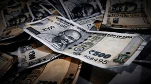 Indian rupee to remain under pressure despite RBI support says Societe Generale