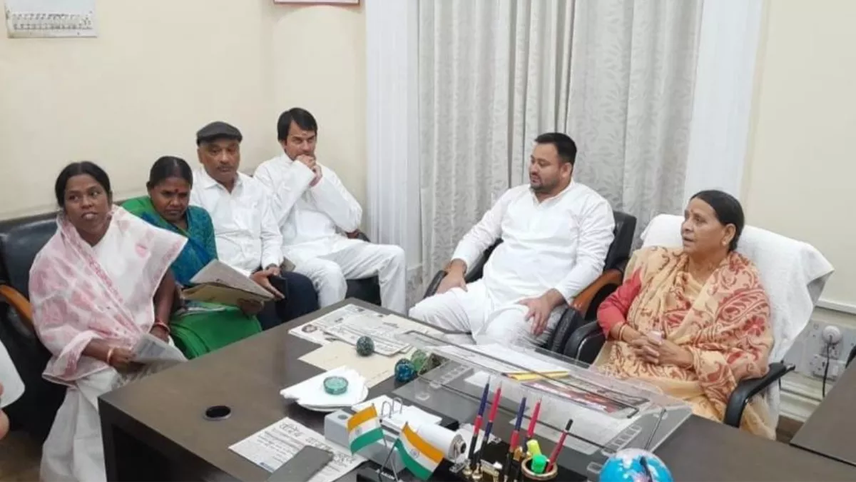 Bihar News: बिहार के डिप्टी सीएम तेजस्वी की कुर्सी पर बैठीं राबड़ी देवी, बीजेपी ने कहा- आ गया राजतंत्र