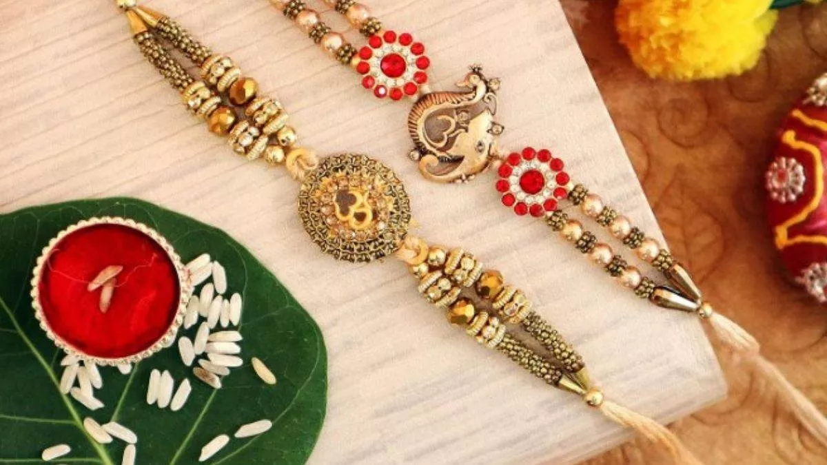 Raksha Bandhan 2023: इस रक्षाबंधन अपनी बहनों वित्तीय रूप से मजबूत, दें ये खास उपहार