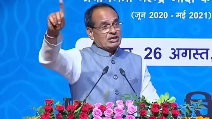 CM Shivraj in Jhabua : मुख्यमंत्री शिवराज सिंह चौहान।