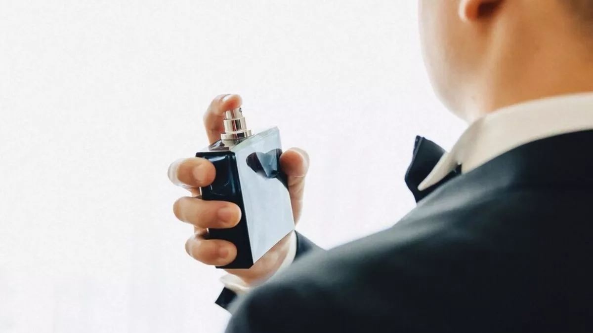 बीवी हो या गर्लफ्रेंड, खींची चली आएंगी आपके पास, जब ये Best Perfume लगाएंगे आप