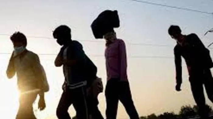तामिलनाडु में बंधक बनाए गए दुमका के 11 मजदूर 28 को पहुंचेंगे धनबाद (सांकेतिक तस्वीर)