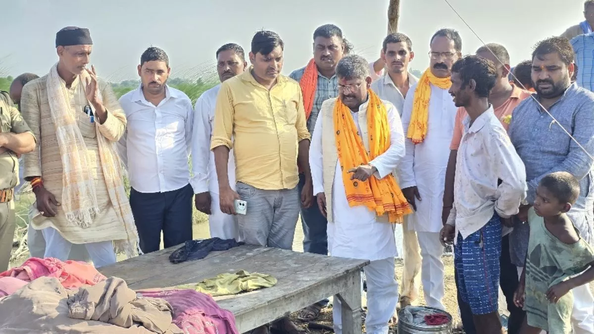 Ayodhya News: सरयू नदी का बढ़ा जलस्‍तर, 70 घरों में घुसा बाढ़ का पानी, मासूम की मौत
